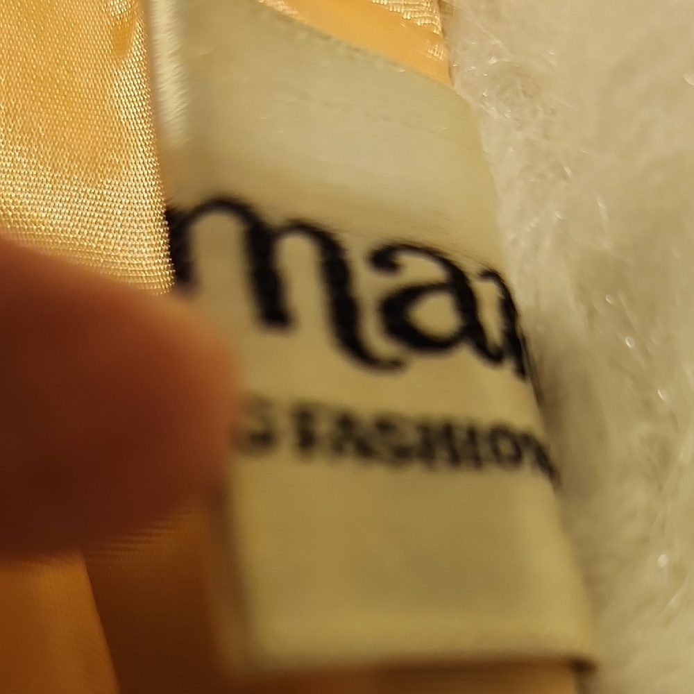 Roaman's Luxurious Cream Teddy Shawl/Stole - Picture 6 of 7